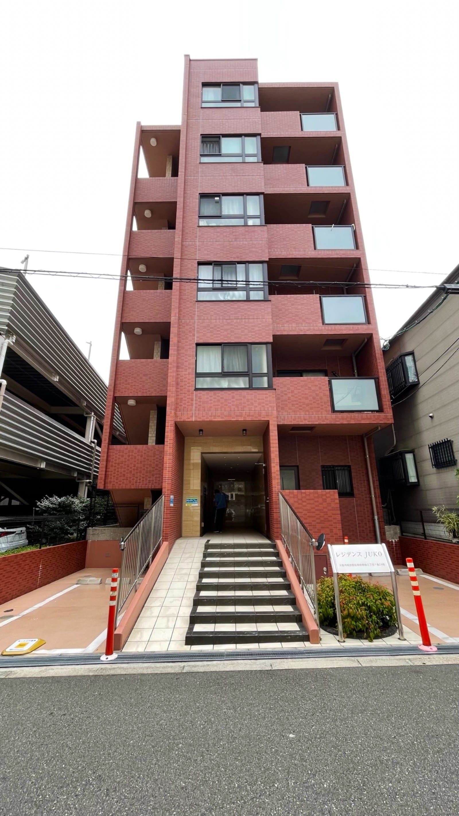 crest大阪/天王寺（阿倍野）のメンズ眉毛サロン店内写真 1枚目
