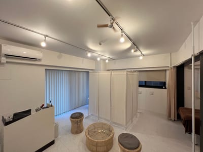メンズ眉毛＆脱毛専門サロン エイト 店内写真 1枚目