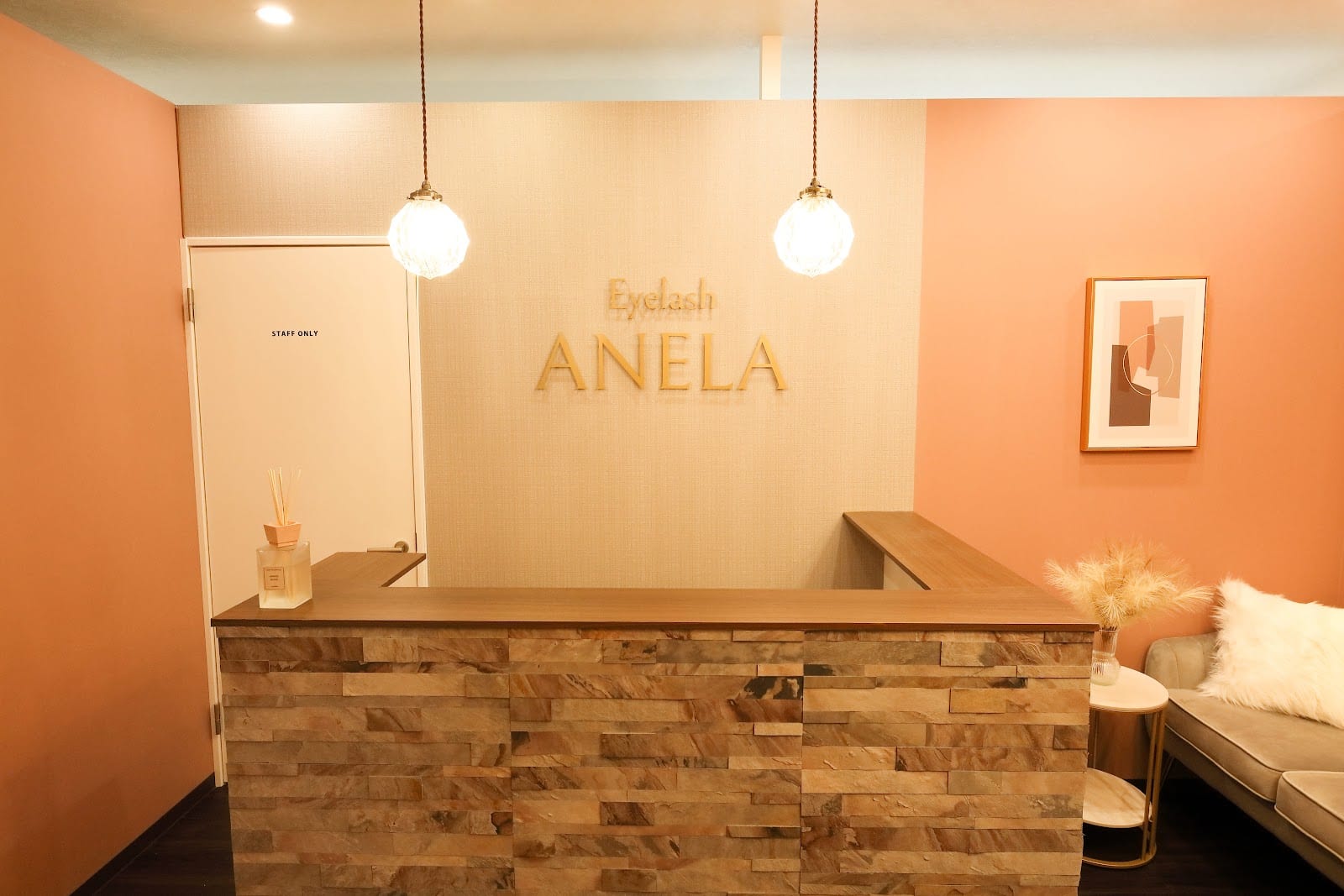 Eyelash ANELA 秋田店まつげパーマ/マツエク/眉毛サロン/LED（秋田）のメンズ眉毛サロン店内写真 1枚目