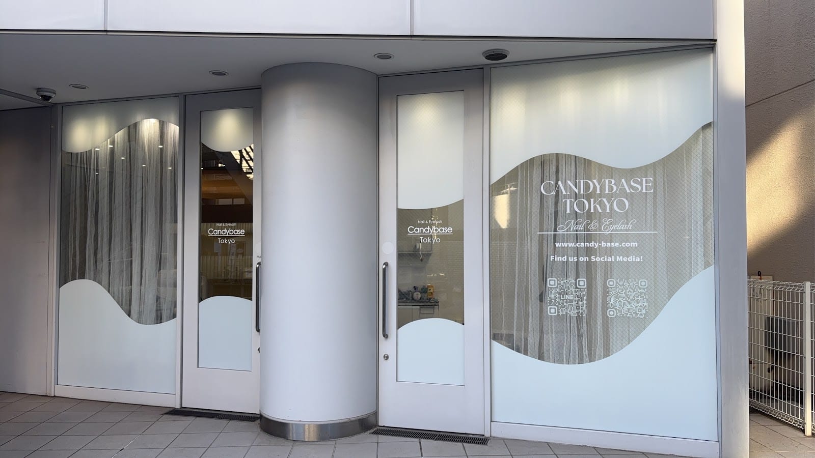 Nail&Eyelash Candybase Tokyo 広尾/ラッシュリフト/LEDマツエク/似合わせ眉毛（恵比寿）のメンズ眉毛サロン店内写真 1枚目