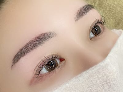 Platine広尾/恵比寿 眉毛アイブロウ・まつげパーマ専門店 店内写真 1枚目