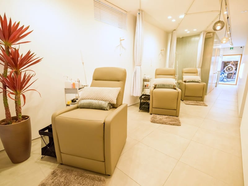 TORCH EYELASH GARDEN 鵠沼海岸店(藤沢)のメンズ眉毛サロン