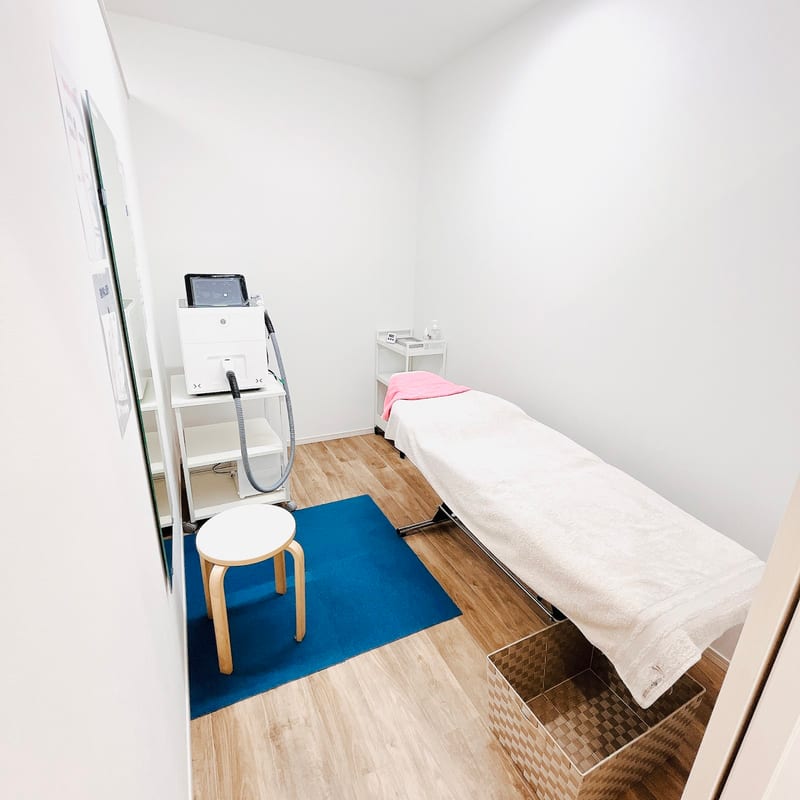 Blow Brow eyebrow salon(福島駅)のメンズ眉毛サロン