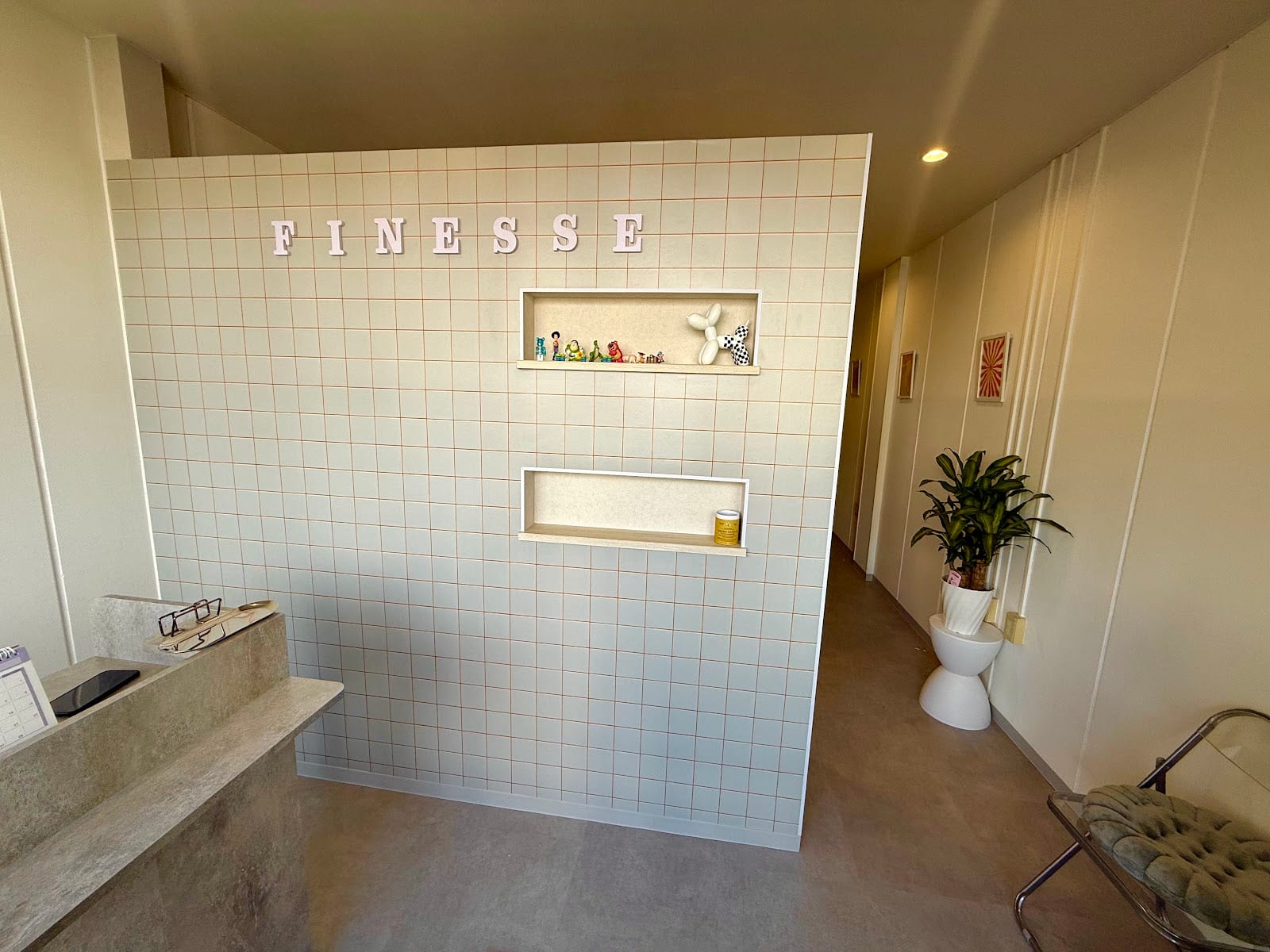 Finesse eyelash eyebrow salon(福山)のメンズ眉毛サロン店内写真 1枚目