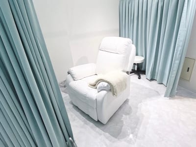 まつ毛パーマ＆眉毛サロン SSIN STUDIO 葛西店 店内写真 3枚目
