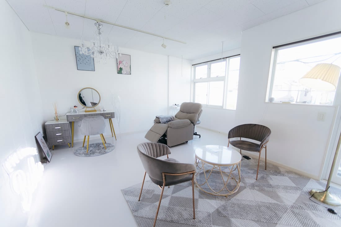 EYE LOUNGE BIELSA 学芸大学（学芸大学）のメンズ眉毛サロン店内写真 1枚目