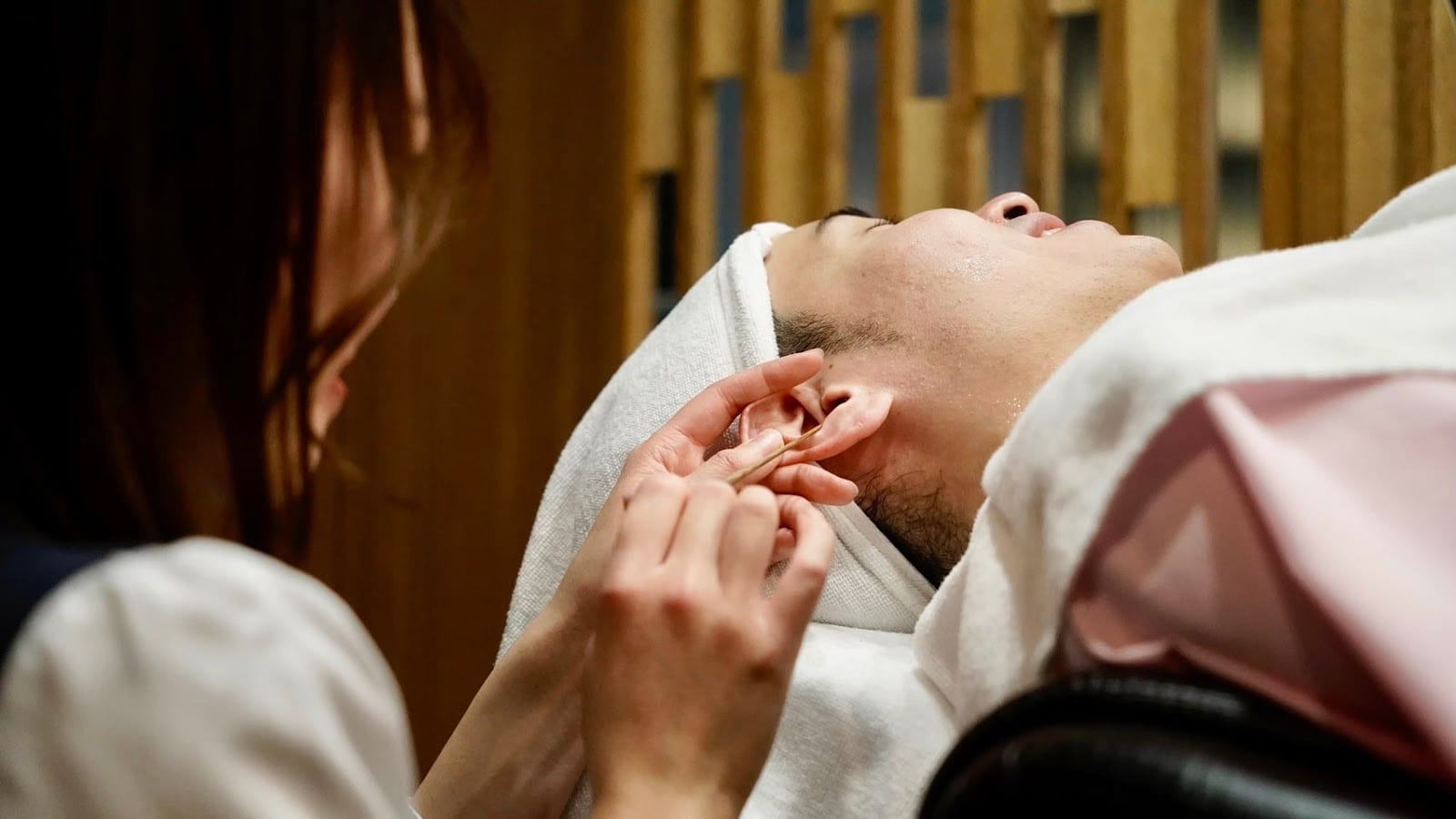 Shaving & Bridal HIRO GINZA 銀座並木通り店（銀座）のメンズ眉毛サロン店内写真 1枚目
