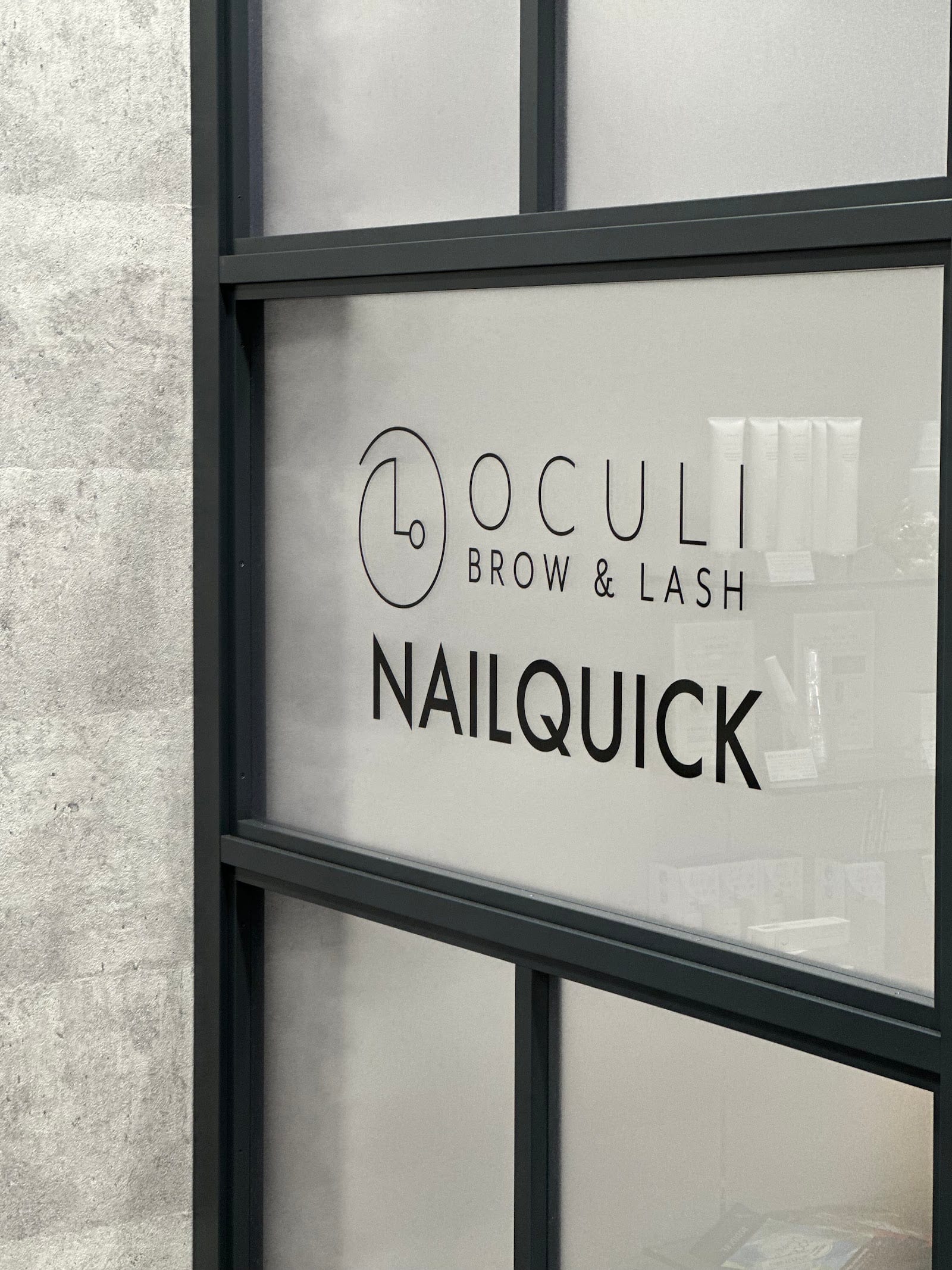 NailQuick OCULI BROW & LASH 銀座店（銀座）のメンズ眉毛サロン店内写真 1枚目