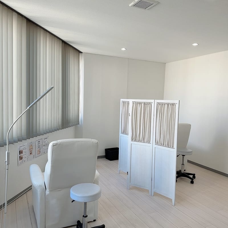 WHITE EYE浜松店(浜松)のメンズ眉毛サロン
