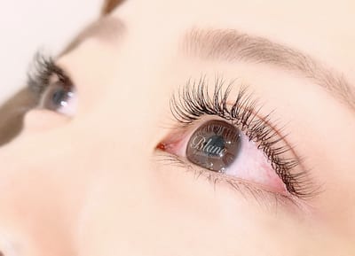 Eyelash Salon Blanc～まつげエクステと眉の専門美容室～広島パセーラ店 店内写真 1枚目