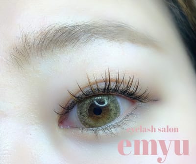 まつ毛と眉毛の専門店 emyu 店内写真 3枚目