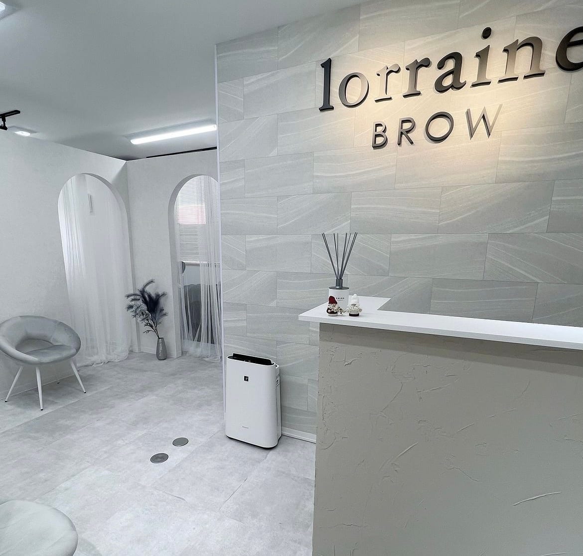 眉毛とまつげパーマの専門店 ロレインブロウ 広島店（広島）のメンズ眉毛サロン店内写真 1枚目