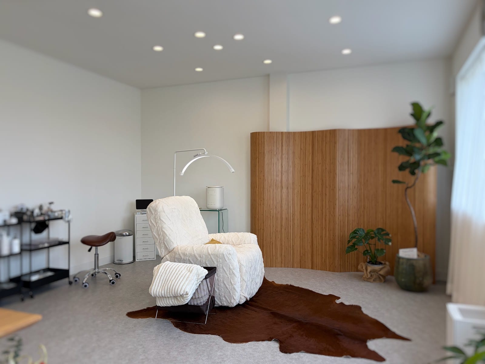 JOMO.eyelash & eyebrow studio（いわき）のメンズ眉毛サロン店内写真 1枚目