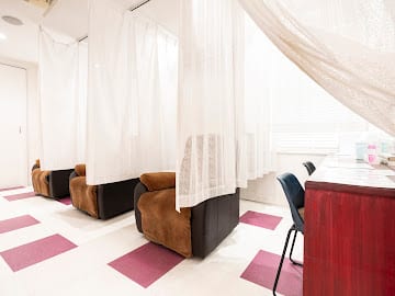 まつげエクステサロン hair resort Ai 東陽町店(亀戸)のメンズ眉毛サロン店内写真 1枚目