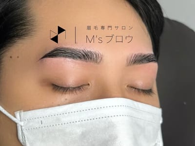 メンズアイブロウ眉毛専門店M’sアイブロウ眉毛京都烏丸店 店内写真 1枚目