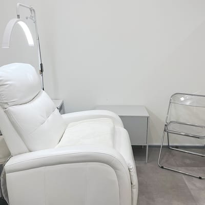 まつげと眉毛の専門店 ai&ai 店内写真 4枚目