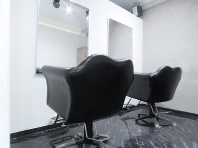 PRADEアイラッシュ＆髪質改善 成増北口店 店内写真 1枚目