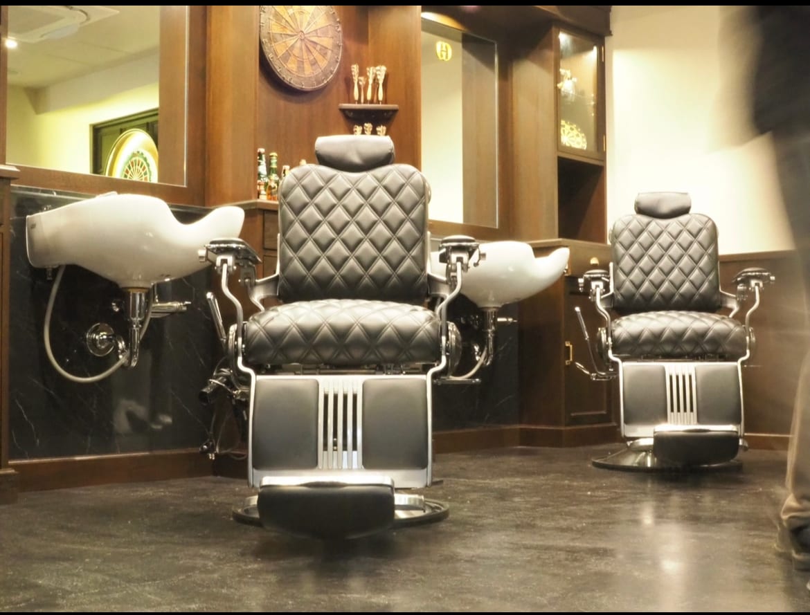 Shaving & Bridal BARBER SHOP 川崎店(川崎)のメンズ眉毛サロン店内写真 1枚目