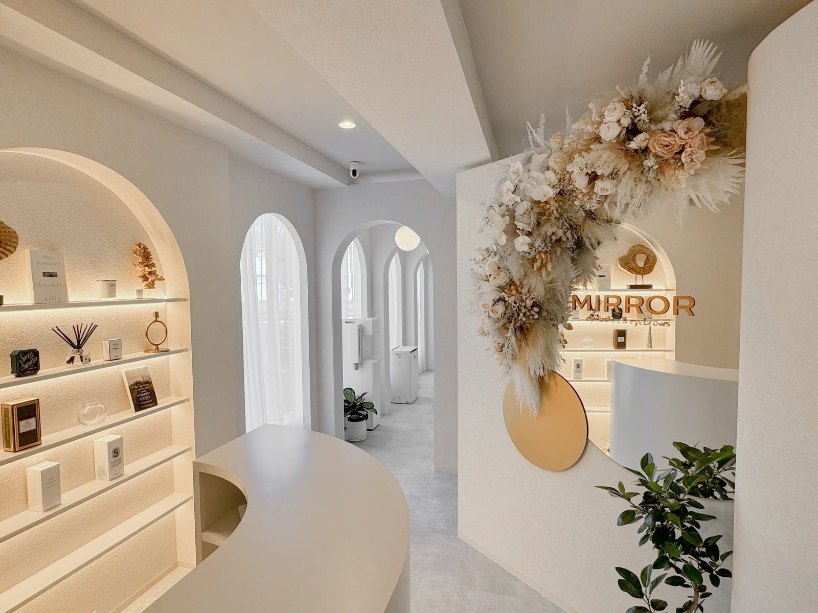 MIRRORアイラッシュ＆アイブロウ（吉祥寺）のメンズ眉毛サロン店内写真 1枚目