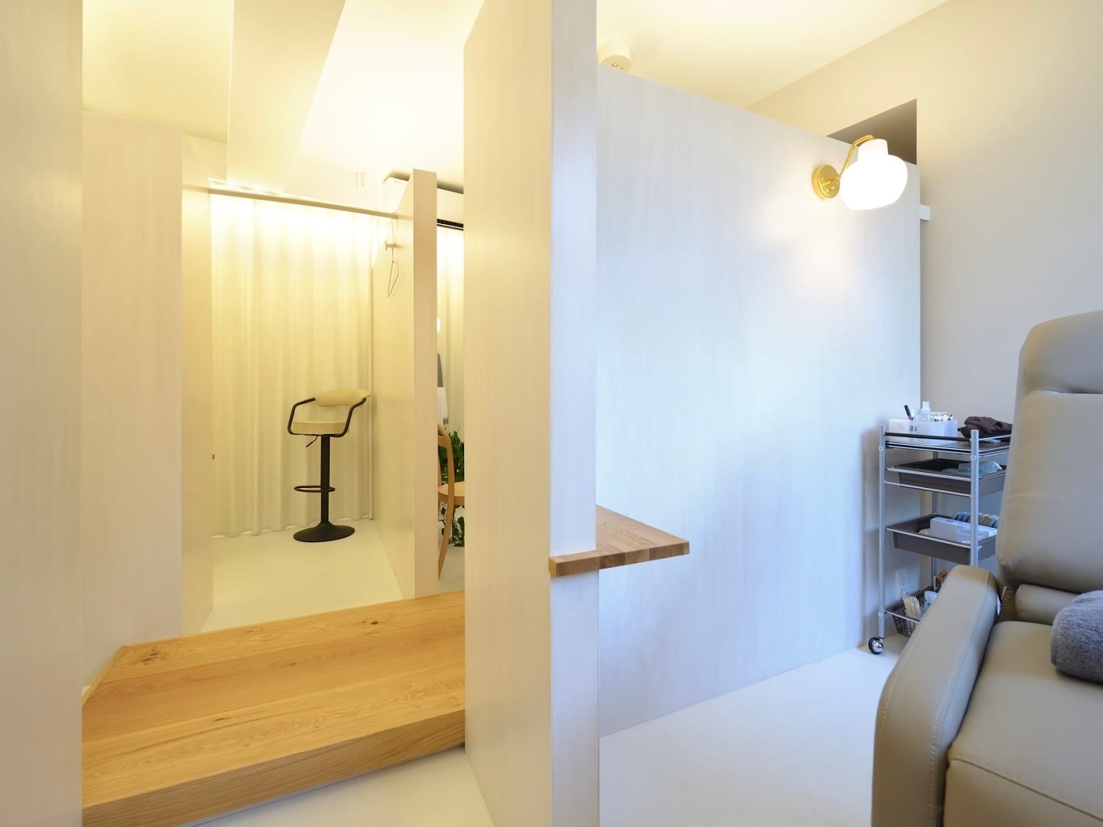 EyeSalon RiRe錦糸町店（錦糸町）のメンズ眉毛サロン店内写真 1枚目