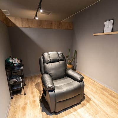 メンズ眉毛サロン眉ラボ町田店 店内写真 2枚目