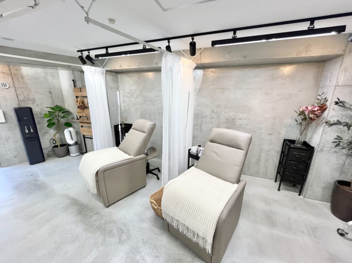 Kii Eye Salon 武蔵小杉（武蔵小杉）のメンズ眉毛サロン店内写真 1枚目