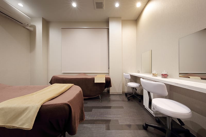 glamourous/plaisir 長町南店（長町）のメンズ眉毛サロン