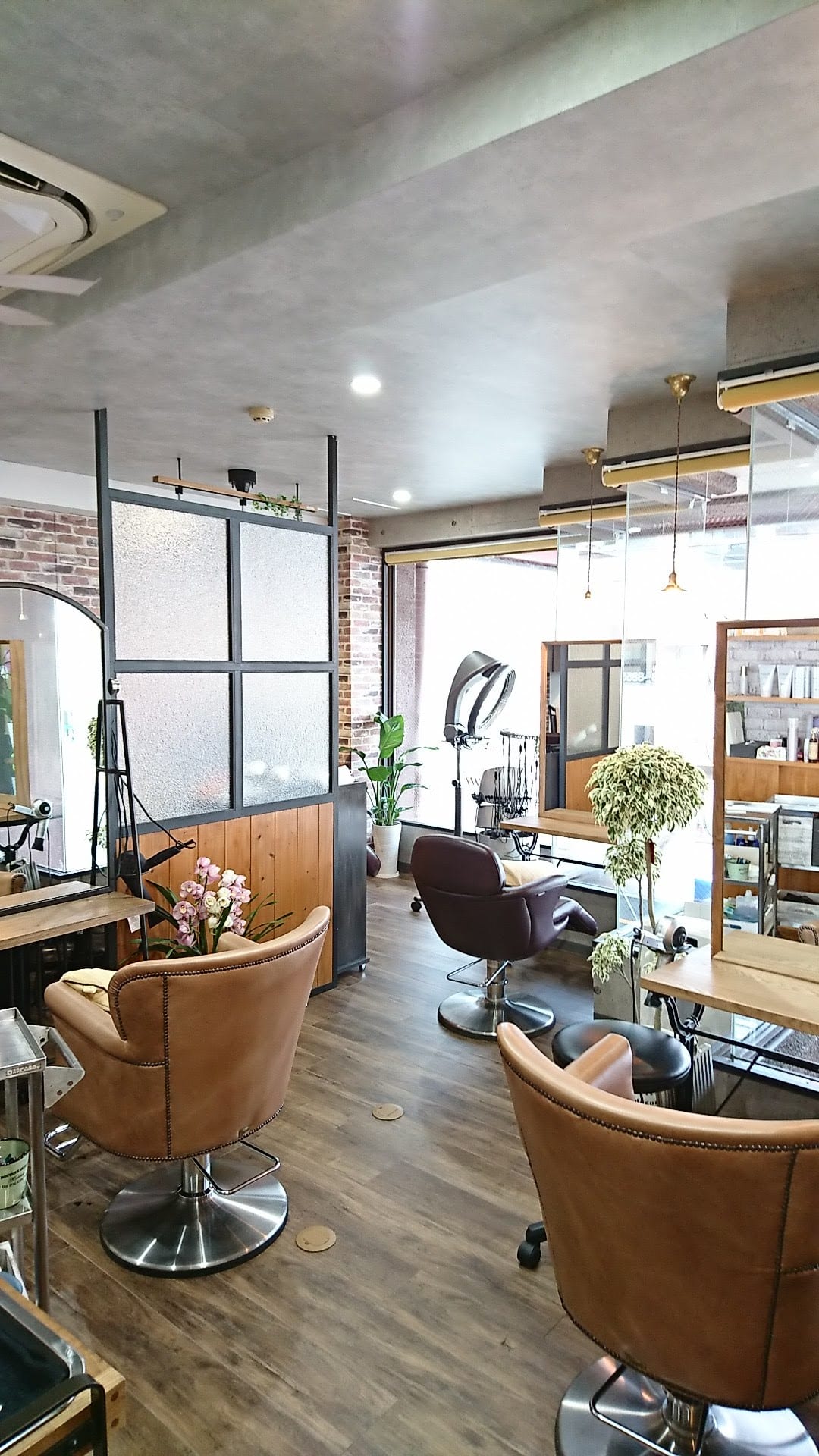 HAIR & MAKE Bon・ami（長崎）のメンズ眉毛サロン店内写真 1枚目