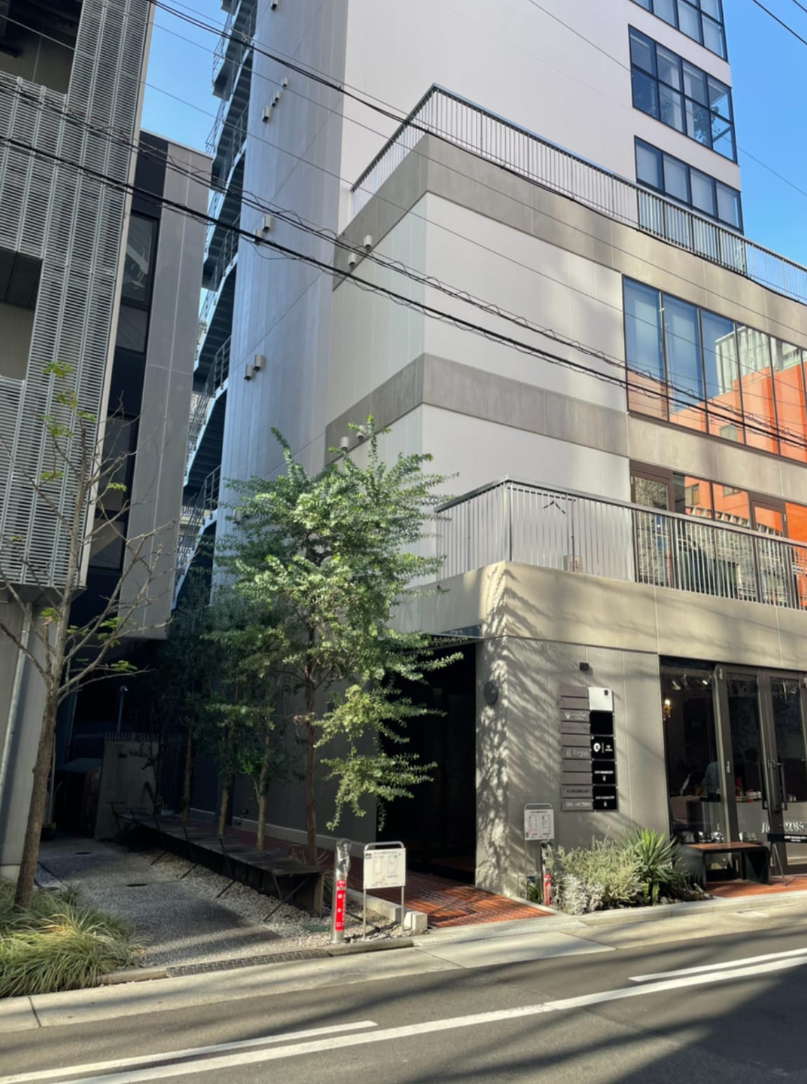 SALON VILLAGE Nagoya（名古屋）のメンズ眉毛サロン店内写真 1枚目