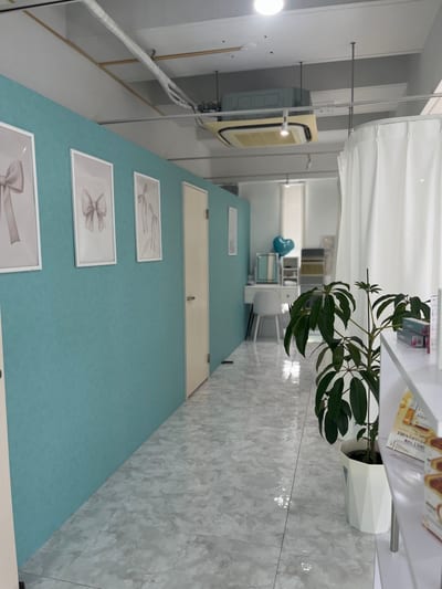 まつ毛パーマ＆眉毛サロン SSIN STUDIO 那覇おもろまち店 店内写真 1枚目