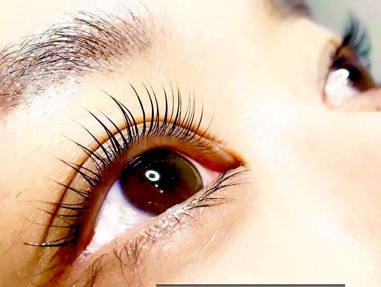 eyelash Sion(中頭)のメンズ眉毛サロン店内写真 1枚目