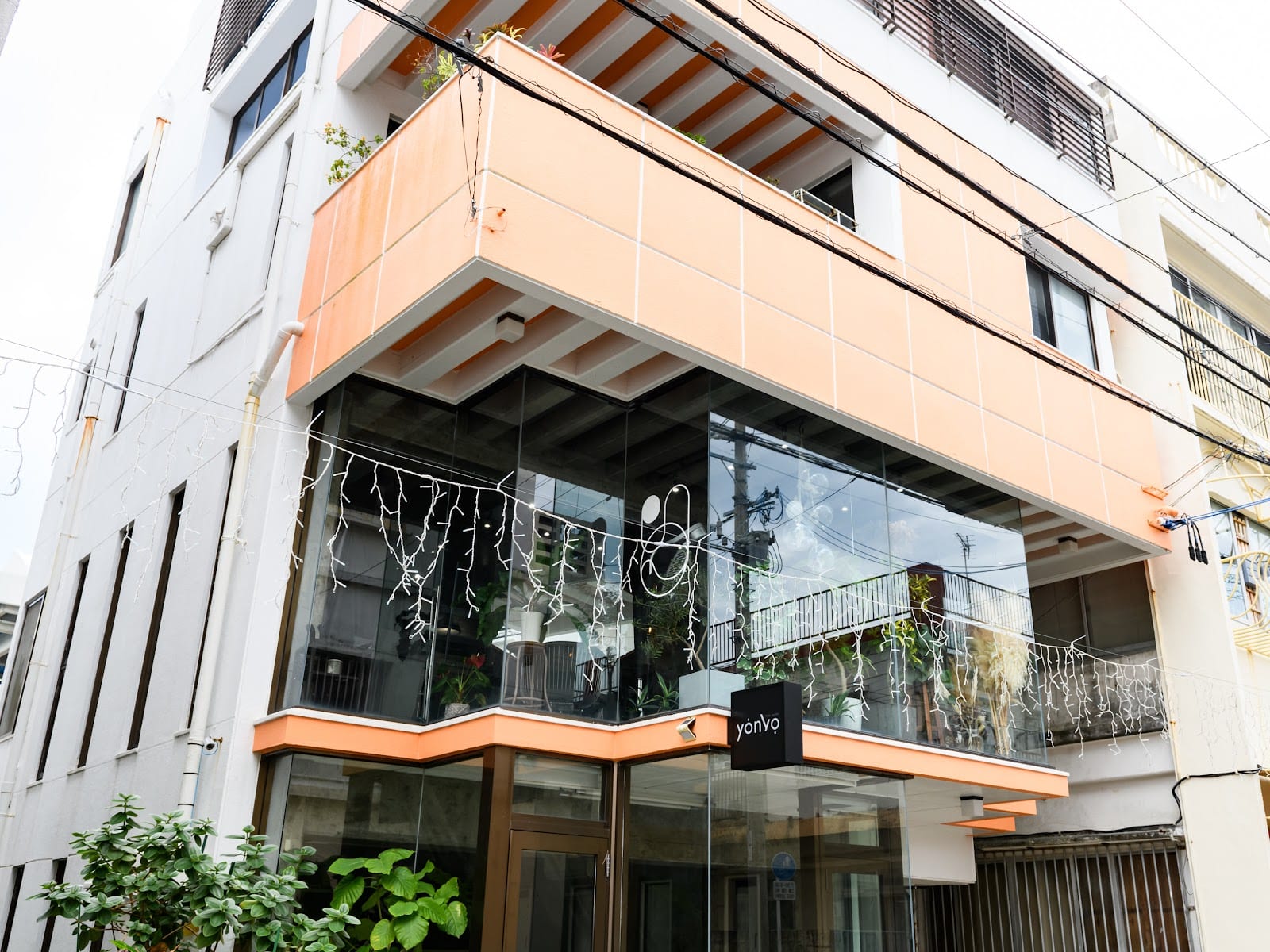 oshi アイサロン(中頭)のメンズ眉毛サロン店内写真 1枚目