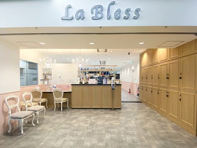 LaBless なんばスカイオまつげパーマ/フラットラッシュ/美眉 店内写真 1枚目