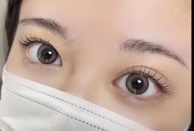 ふんわり眉毛とLEDマツエク/ネイル専門店 ぷりゅねる心斎橋 店内写真 2枚目