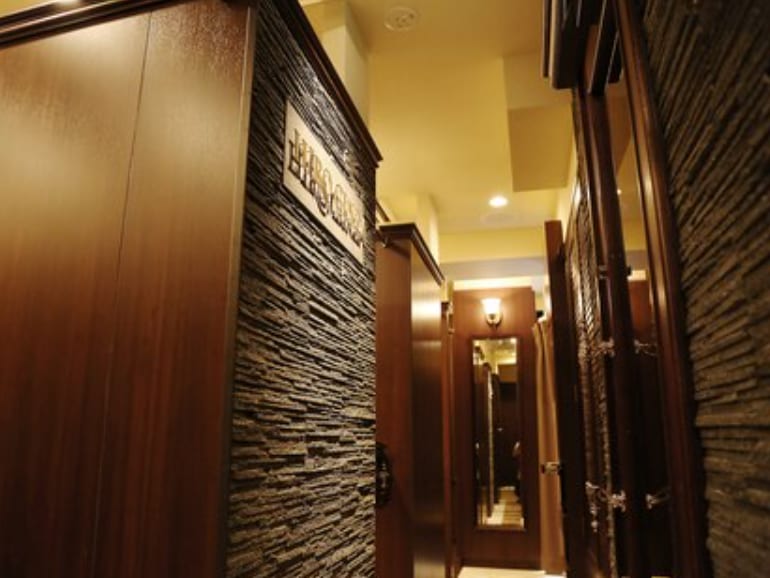 Shaving & Bridal HIRO GINZA 御茶ノ水店（御茶ノ水）のメンズ眉毛サロン店内写真 1枚目