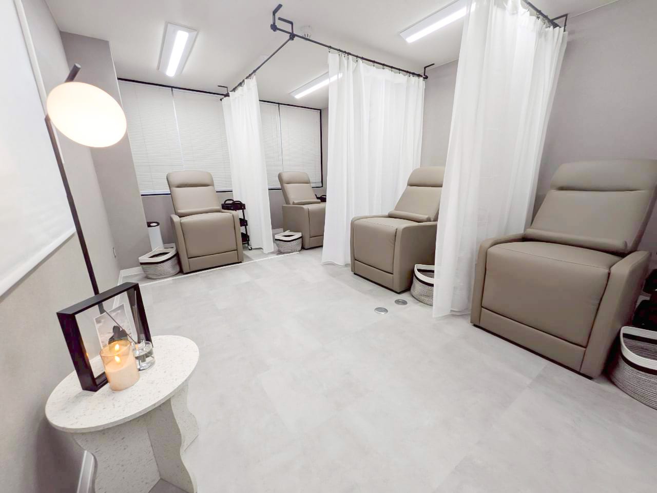 BELLEZZA 神楽坂店 アイブロウ・アイラッシュサロン（御茶ノ水）のメンズ眉毛サロン店内写真 1枚目