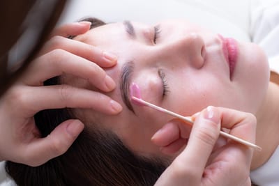 一度脱毛した眉毛はケア要らず次世代アイブロウ・眉毛脱毛研究所 MDラボ大垣店 店内写真 2枚目