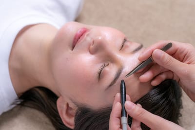 一度脱毛した眉毛はケア要らず次世代アイブロウ・眉毛脱毛研究所 MDラボ大垣店 店内写真 3枚目