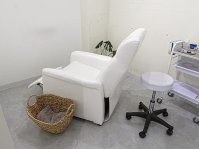 WHITE EYE 佐賀 まつ毛と眉毛の専門店 店内写真 4枚目