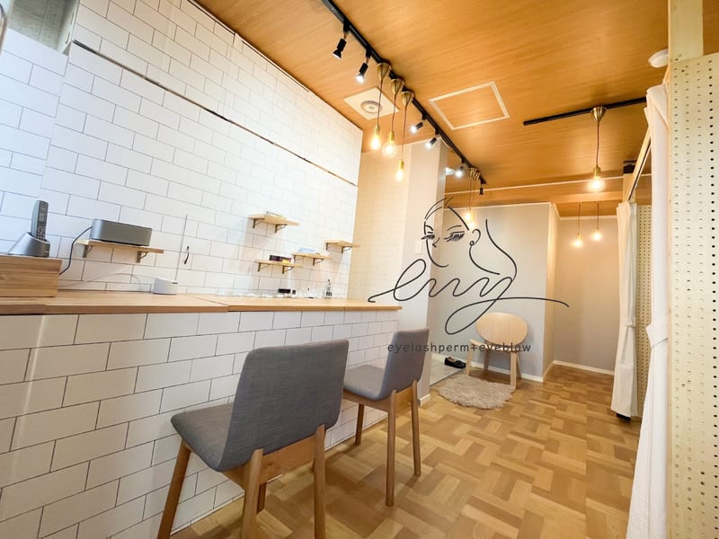 まつ毛パーマ・眉毛専門サロンeny 金剛の店内写真3