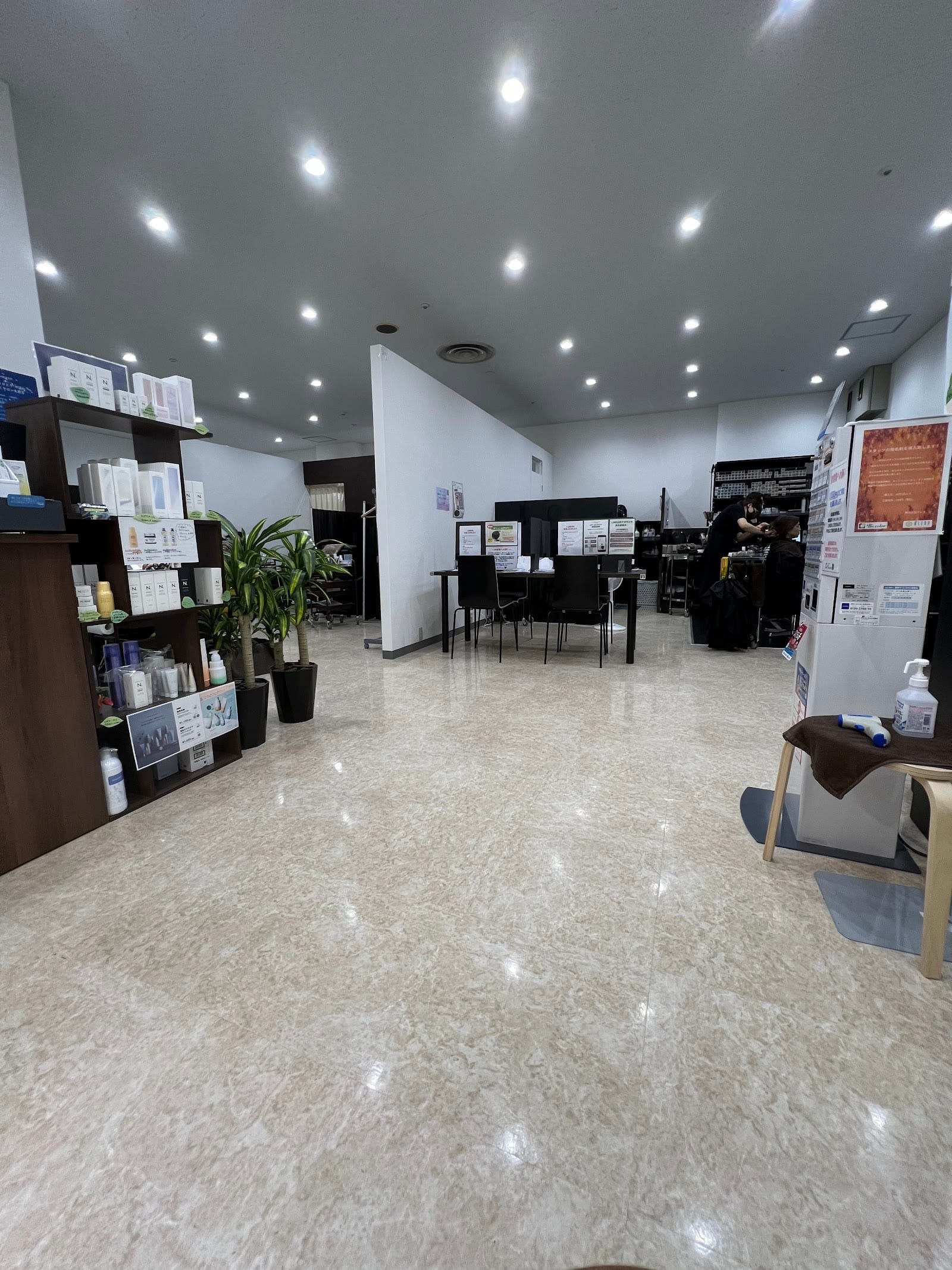 B's Eyelash イオン酒田南店 by.BLESS(酒田)のメンズ眉毛サロン店内写真 1枚目