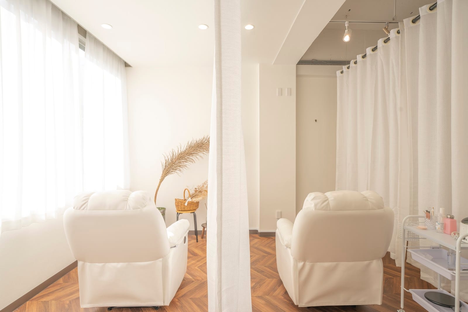 Eyelash&Eyebrow Salon VERRY.桜木町（桜木町）のメンズ眉毛サロン店内写真 1枚目