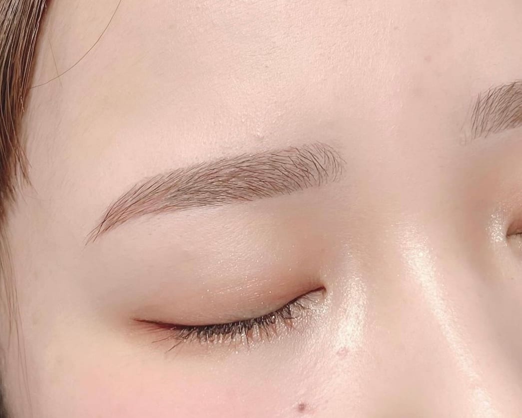 DOLPHIN salon（三軒茶屋）のメンズ眉毛サロン店内写真 1枚目