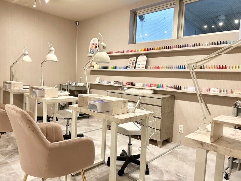 naileyesalon&school Lycka（三宮）のメンズ眉毛サロン