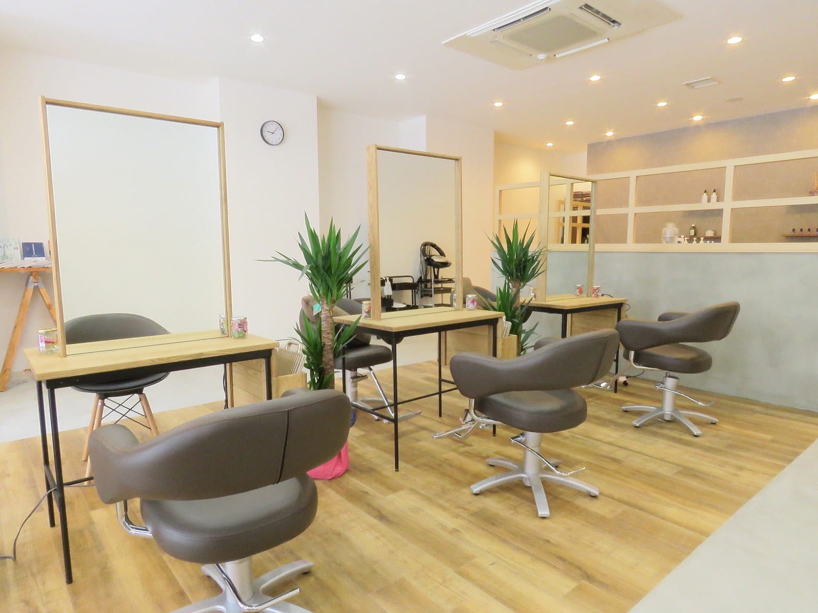 Alo's EYESALON（札幌）のメンズ眉毛サロン店内写真 1枚目