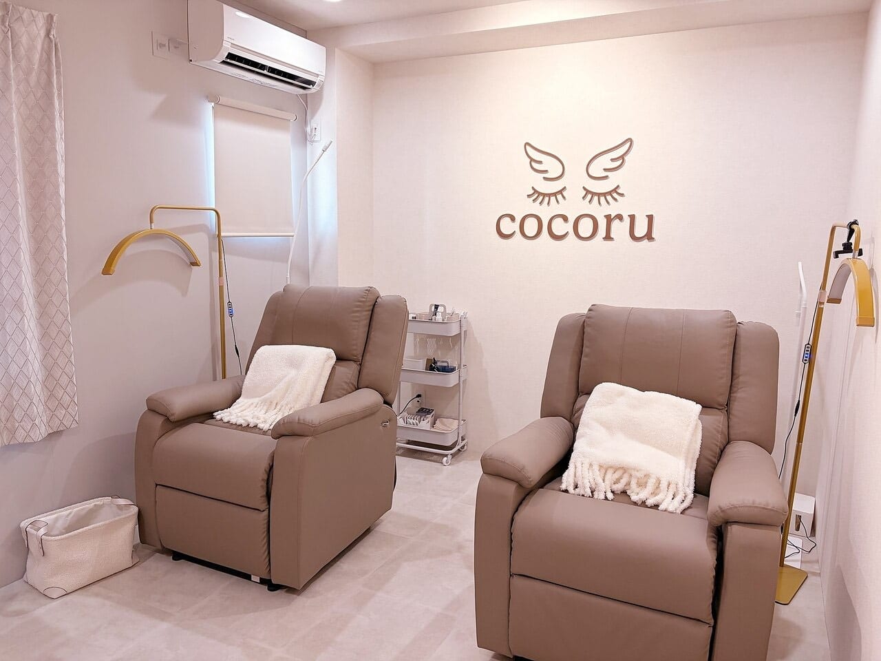 まつげ&まゆげ専門店 cocoru(関)のメンズ眉毛サロン店内写真 1枚目