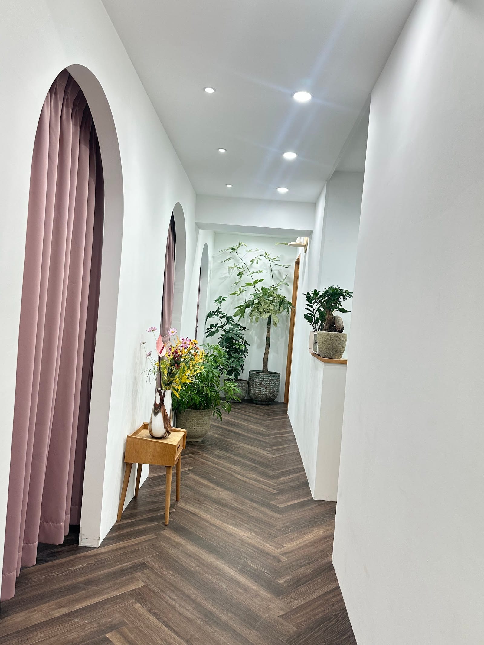 LASHISA eyelashes & brows（品川）のメンズ眉毛サロン店内写真 1枚目