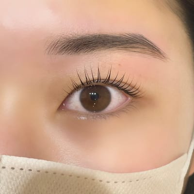 アイブロウ&まつげパーマ専門店 romy. 新宿 店内写真 1枚目