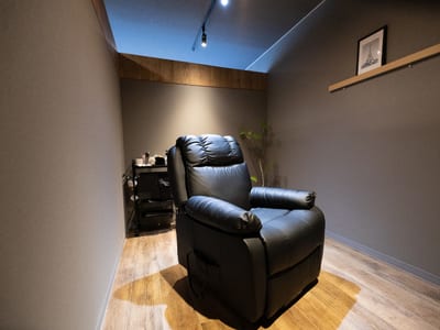 眉ラボ 新宿店 店内写真 2枚目