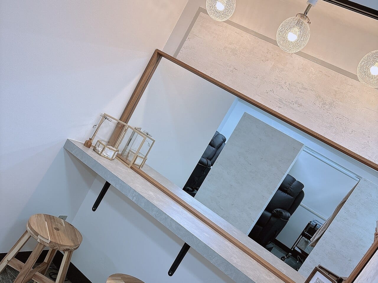 eyelash&eyebrow studio Leanalu 立川店 フラットラッシュ・まつげパーマ・アイブロウ(立川)のメンズ眉毛サロン店内写真 1枚目